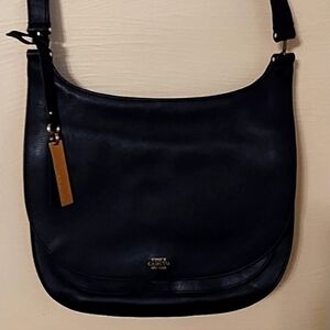 VINCE CAMUTO LEATHER WOMEN BAG.